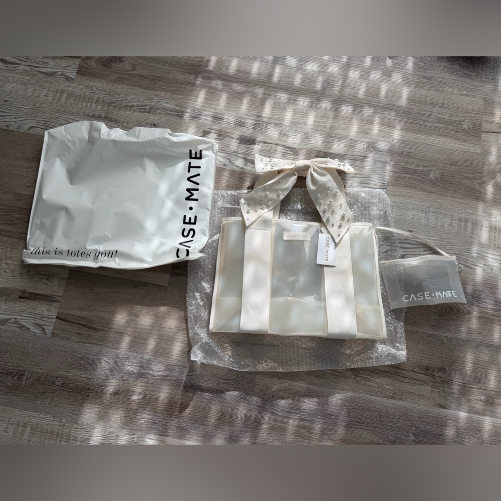 NWT Case-Mate Beach Tote in Ivory Shine